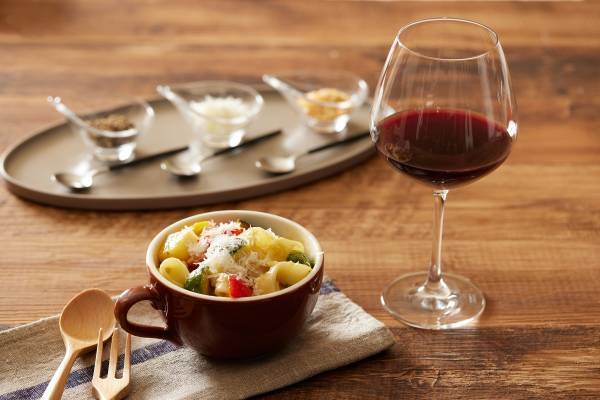 【リゾナーレ八ヶ岳】アフタースキーに焚火を囲んでワインに酔いしれる 「ホカホカほうとうワインカフェ」開催｜期間：2022年2月1日～3月13日