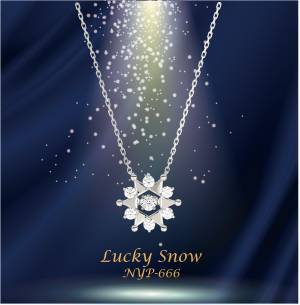 Crossfor New York クリスマスコレクションにMiss World Japan2021ファイナリスト提供モデルの４デザインが登場