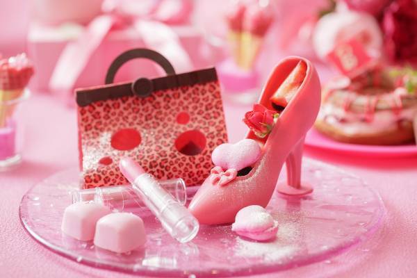 ファッションドール「バービー」とコラボレーションイベント！ノベルティプレゼントキャンペーン　※お子様対象 『マイ テーブル アフタヌーンティー～PINK!PINK!PINK!パーティー～』 お気に入りスイーツを&ldquo;おかわり&rdquo;できる新スタイルのアフタヌーンティー