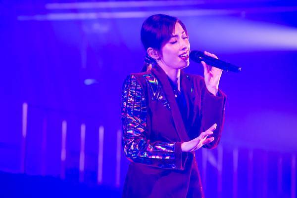 明日海りお、４つの世界観で無限大の魅力を発揮！待望の初ソロコンサート開幕