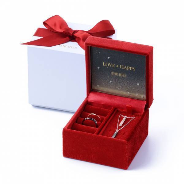 11/1（月）THE KISS クリスマス限定ジュエリー発売