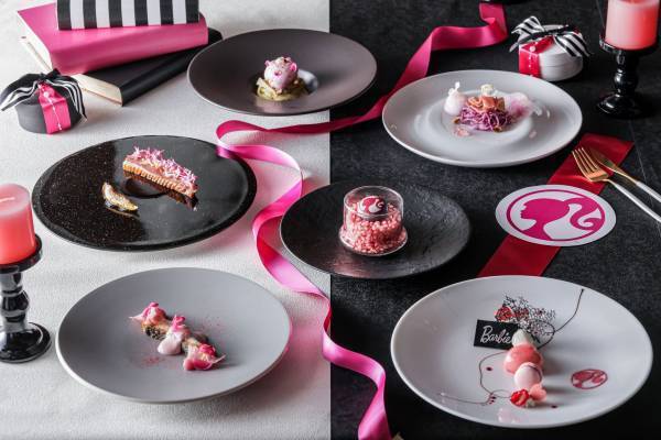 Barbie &times; THE STRINGS HOTEL 日本初！可愛いがたくさん詰まった女の子あこがれの部屋 宿泊プラン 『Barbie Room』 イベントレストラン 『 Holiday Party 』 グラマシースイート 『 大人のご褒美パフェ 』
