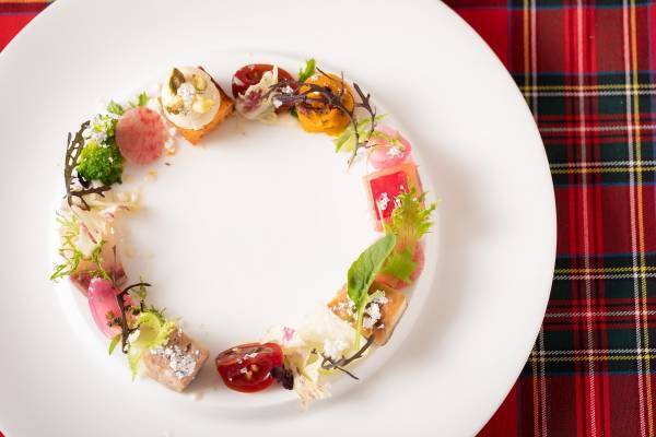 クリスマスオーナメント作りやお子様縁日も楽しめる！ ホテルメイドの約20種類のお料理と専属パティシエ特製のクリスマススイーツをご家族で  『クリスマスファミリーブッフェ』開催