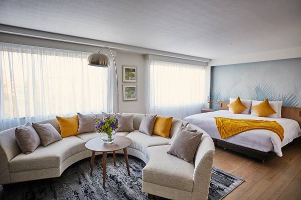 クリスマスオーナメント作りやお子様縁日も楽しめる！ ホテルメイドの約20種類のお料理と専属パティシエ特製のクリスマススイーツをご家族で  『クリスマスファミリーブッフェ』開催