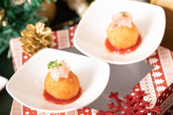 クリスマスオーナメント作りやお子様縁日も楽しめる！ ホテルメイドの約20種類のお料理と専属パティシエ特製のクリスマススイーツをご家族で  『クリスマスファミリーブッフェ』開催