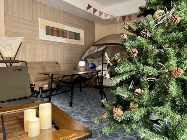 ホテルのお部屋で&ldquo;クリスマス冬キャン&rdquo;気分！ 期間限定のクリスマスグランピングルーム