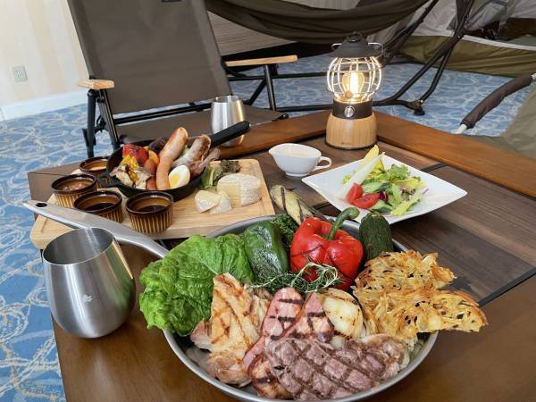 ホテルのお部屋で&ldquo;クリスマス冬キャン&rdquo;気分！ 期間限定のクリスマスグランピングルーム