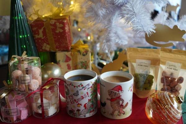 【西表島ホテル】イリオモテヤマネコをモチーフにしたツリーやリースが登場！「イリオモテヤマネコクリスマス」開催｜期間：2021年12月1日～25日