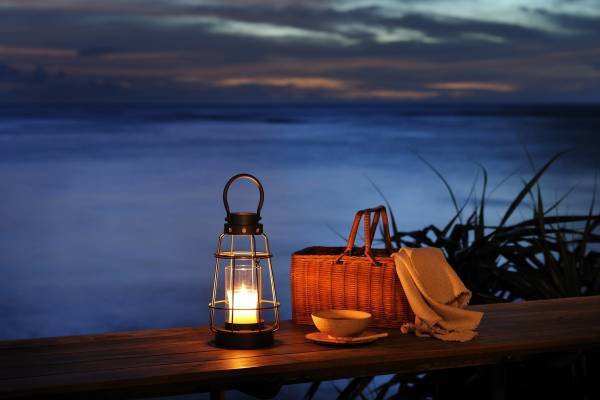 【バンタカフェ】あたたかな冬の沖縄で楽しむ光の世界「イルミーバンタ　海辺の夜あかり」の動画を公開｜公開日：2021年12月15日