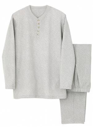 秋冬のおうち時間がスウェット派の方へ。 寒い季節のリラックスシーンにおすすめ！背中あったかルームウェア 「WARM PLUS IN LIVING（ウォームプラスインリビング）」発売