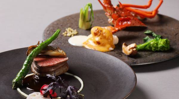 【インターコンチネンタル&reg;ホテルズ&リゾーツ 75周年】