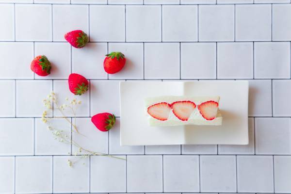 FruitsBOX DAIKANYAMA &times; MARUKO & COJICOJI まる子とコジコジが大人気フルーツサンド専門店とコラボ！ 限定コラボサンドやコラボグッズも登場