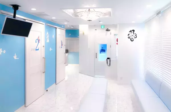 【子どもの未来の肌を守るために！】皮膚科専門医のママドクターが院長の「二子玉川ファミリー皮ふ科」に子ども向け保湿剤アトピッグが協賛！