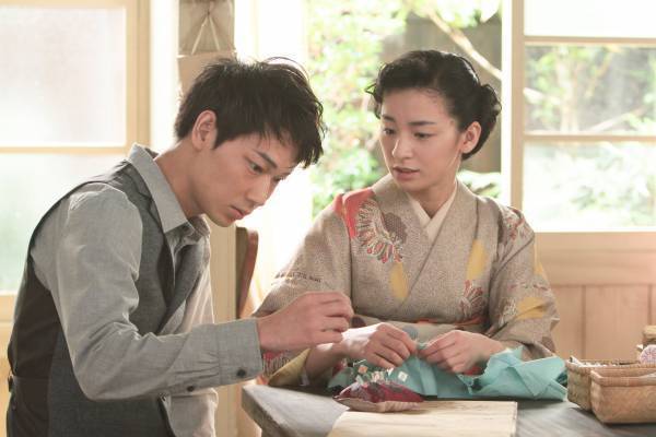 朝ドラを変えた！最高傑作の呼び声高い人気作。 連続テレビ小説「カーネーション」 10月25日（月）よる7時～BS12 トゥエルビにて放送開始