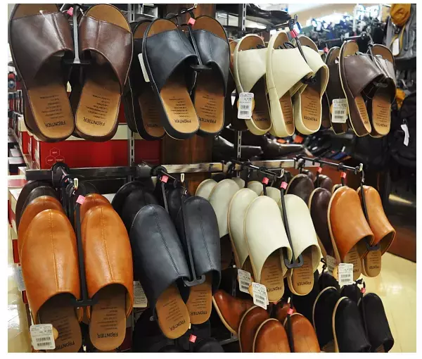 【近畿圏ライフ】普段使いにおすすめ！「履き心地の良いシンプルデザインサンダル」を新発売