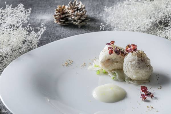 ジュエルパフェスイーツが主役のクリスマス ご褒美コース ラグジュアリーな空間で煌めきの一夜を 『Jewel Night～Winter&Xmasご褒美フレンチ～』