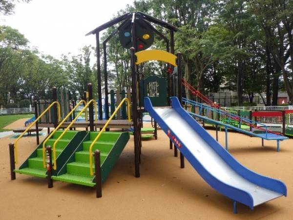 府中の森公園に、誰もが遊べる遊具広場がオープン！  誰もが遊べる遊具広場の、オープンプログラムを実施します