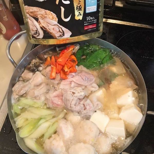 ひろぎんHD本社ビル「イベントスペース」にて広島県産牡蠣を使った万能だしを直接販売