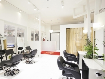 岩倉駅から徒歩3分！学生割引あり！男性にも人気のヘアサロン『Levin'ce cloe』の情報を駅近ドットコムで公開