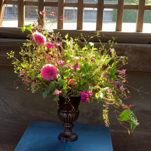 国宝「高岡山　瑞龍寺」で第23回花まつフラワーデザイン展『花心論2021』を開催しました！