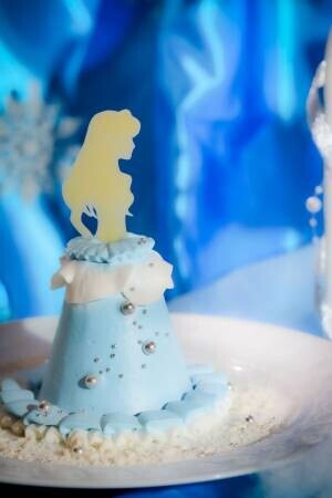 【京都で満喫】ブルーカラーのプリンセスドレスケーキをひとりじめ！心ときめくスイーツたち『スノープリンセスのウインターアフタヌーンティー』 期間限定販売