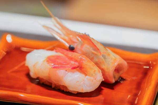 ミシュラン星獲得「銀座おのでら」新業態 「廻転鮨 銀座おのでら本店」「立喰鮨 銀座おのでら本店」 10 月 8 日（金）オープン！