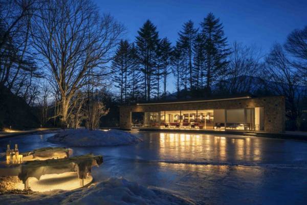 【星のや軽井沢】氷上の特等席で大切な人と特別な時間を過ごす「星のや軽井沢 星冴ゆる冬の記念日プラン」販売開始｜期間：2021年12月1日~2022年2月28日