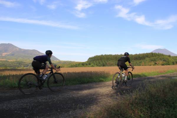 【北海道ニセコ】国定公園・国立公園を活用した「Niseko Gravel」モニターツアーの実施
