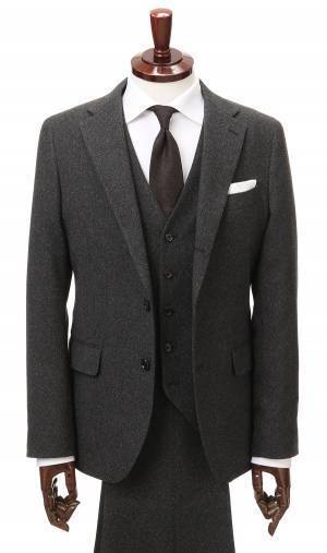 シワ対策の人気シリーズからビジネススーツを新企画  &ldquo;手でなでるだけ&rdquo;でシワが消える!? ハンドアイロンスーツを「洋服の青山」で発売