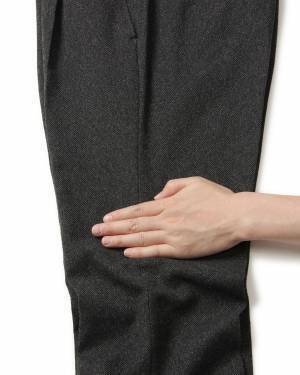 シワ対策の人気シリーズからビジネススーツを新企画  &ldquo;手でなでるだけ&rdquo;でシワが消える!? ハンドアイロンスーツを「洋服の青山」で発売