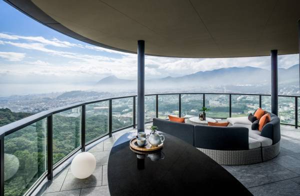 ドン ペリニヨンとレディー・ガガの世界「The QUEENDOM PARTY」を開催