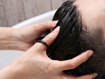 千歳烏山駅より徒歩1分！リラックス空間で毛髪も頭皮もやさしくケアできる『Ayllu』の情報を駅近ドットコムで公開