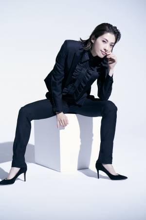 元宝塚トップスターで女優の明日海りおの1stコンサート『明日海りお 1st Concert -ASUMIC LAB-』の開催決定に続き、メインビジュアル・キービジュアルが解禁！！