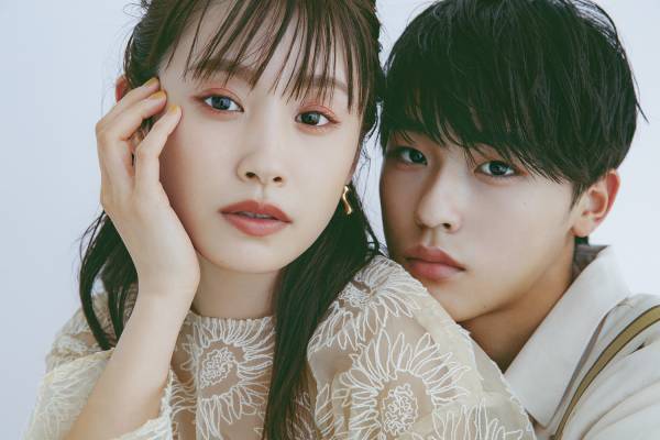 【楽天 総合ランキング1位獲得※！】高橋愛 &rdquo;初&rdquo; プロデュースコスメ『Aimmx（アイムミクス）アイシャドウパレット 』本日10月20日より全国店舗にて発売開始