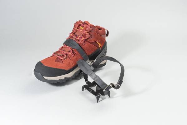 冬山トレッキング用「10本爪アイゼン」販売個数前期比120%達成！ウインターシーズン到来を受けて販促強化を実施