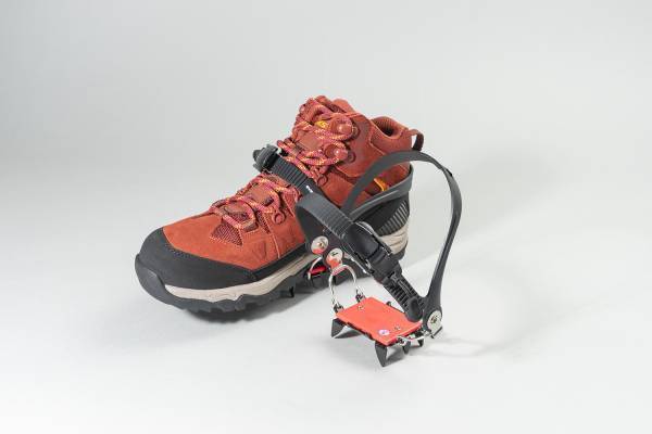 冬山トレッキング用「10本爪アイゼン」販売個数前期比120%達成！ウインターシーズン到来を受けて販促強化を実施