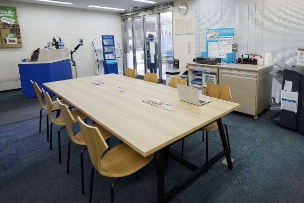 キンコーズ・秋葉原店が当社初となる「“ほぼ”セルフサービス店舗」に挑戦