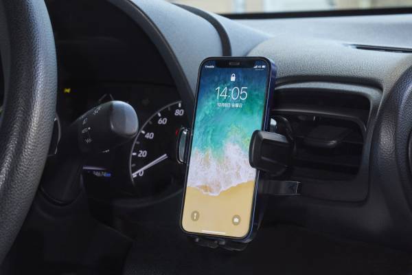 大人気の&rdquo;車載ホルダー&rdquo;がパワーアップして登場！『EasyOneTouch5』 11月26日より発売開始