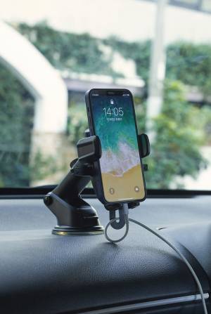 大人気の&rdquo;車載ホルダー&rdquo;がパワーアップして登場！『EasyOneTouch5』 11月26日より発売開始