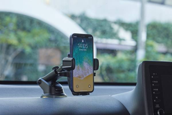 大人気の&rdquo;車載ホルダー&rdquo;がパワーアップして登場！『EasyOneTouch5』 11月26日より発売開始