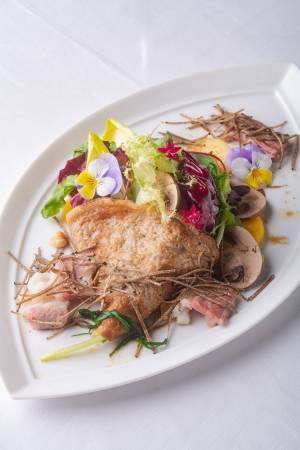 【株式会社ひらまつ】全国30店舗で味わう「くまもとあか牛&times;山の恵み」10月15日スタート ～初の牛一頭買いに挑戦～