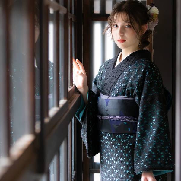 【京都きもの町&times;美少女図鑑】新作オリジナルレース着物発表。PRにオーディショングランプリ・かおりさんを起用