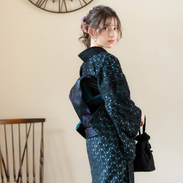 【京都きもの町&times;美少女図鑑】新作オリジナルレース着物発表。PRにオーディショングランプリ・かおりさんを起用