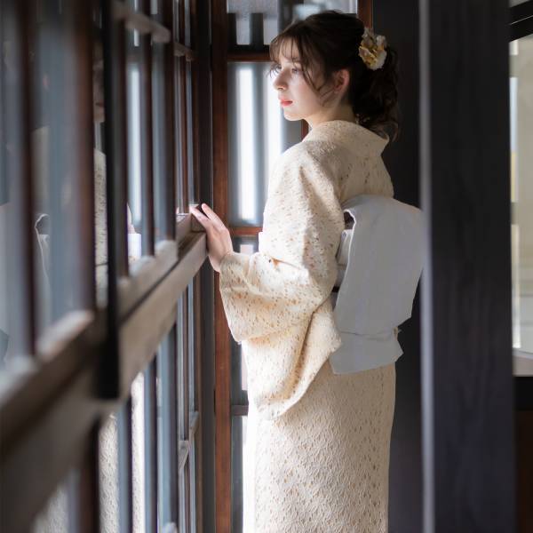 【京都きもの町&times;美少女図鑑】新作オリジナルレース着物発表。PRにオーディショングランプリ・かおりさんを起用