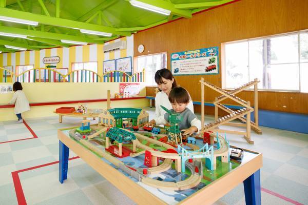 今年の冬もホテル内に「ミニおもちゃ王国」がやってくる！料金無料で遊び放題♪おもちゃのお部屋や縁日コーナーに加え、ふあふあが新登場！＜ホテルグリーンプラザ軽井沢＞