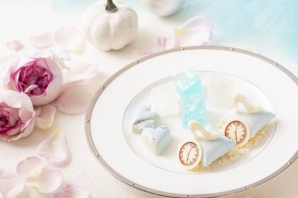 ありがとうの&ldquo;Gift&rdquo;～Winter＆Christmas Fair～ 上質な空間で童話 &ldquo;シンデレラ&rdquo;をイメージしたスイーツ・マリアージュ フレール社の紅茶を楽しむ 『プリンセス・シンデレラ アフタヌーンティー～憧れの舞踏会～』販売