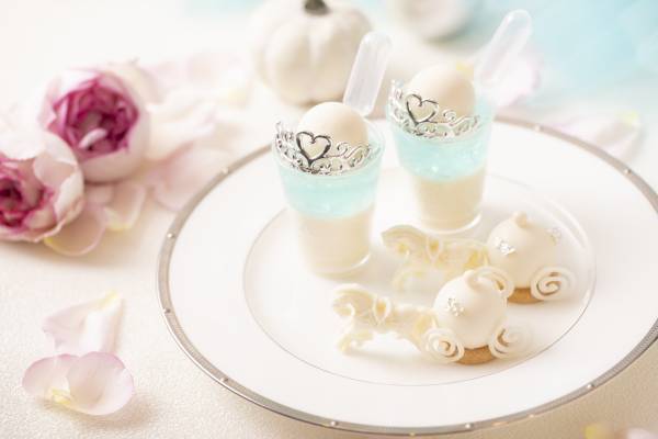 ありがとうの&ldquo;Gift&rdquo;～Winter＆Christmas Fair～ 上質な空間で童話 &ldquo;シンデレラ&rdquo;をイメージしたスイーツ・マリアージュ フレール社の紅茶を楽しむ 『プリンセス・シンデレラ アフタヌーンティー～憧れの舞踏会～』販売