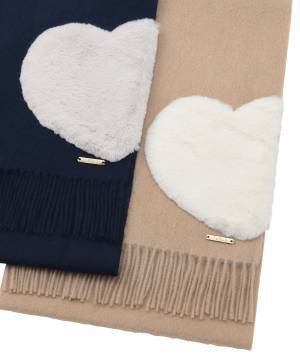 【WEB限定アイテム】FURLA（フルラ）冬の寒さとお洒落を楽しむクリスマス感漂う新作マフラーをリリースーMOONBATー