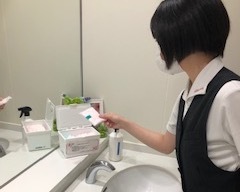 災害支援NPOから高校生へ  防災備蓄用の生理用品を提供