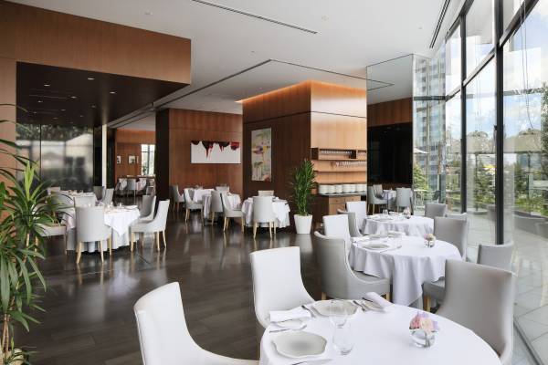 【ひらまつレストラン】日本の秋を表現した期間限定コース「Menu Kōyō "紅葉" ～秋の味覚～」が登場　～フィリップ・ミル 東京～